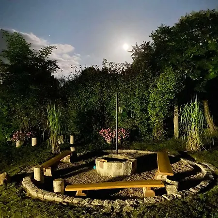 Domki Pod Orzechem 2 Casa de Férias *